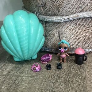 LOL Surprise Doll Pearl Surprise doll w/Additional lol pieces